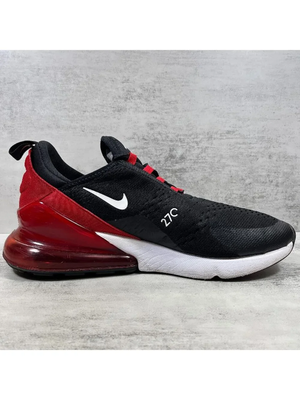 Nike Air Max 270 Running Shoes - Men's Size 11 - Black Red